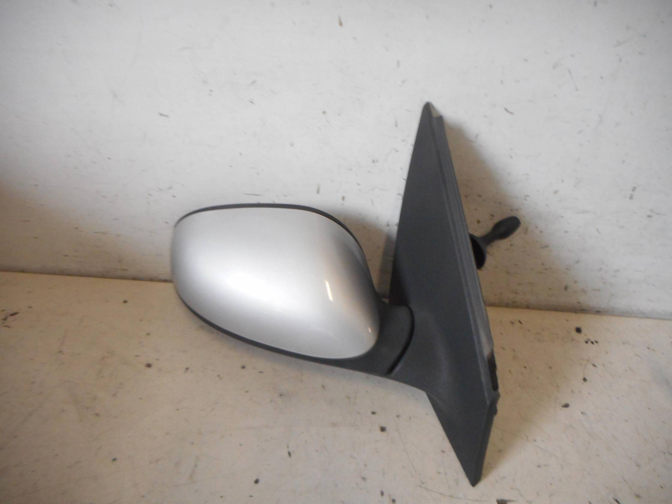 Retrovisore est. dx.